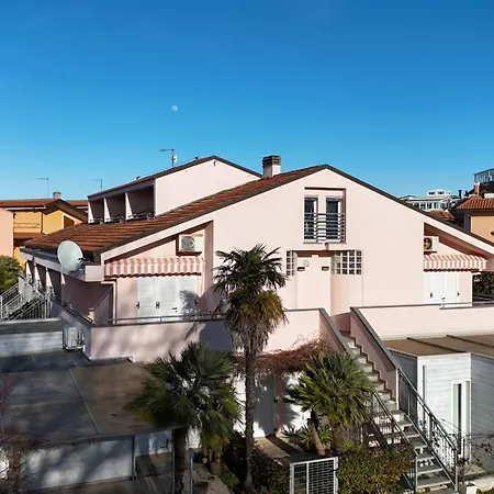 Palme 8 - Marcelli, Trilocale Con Giardino Privato, Le Palme